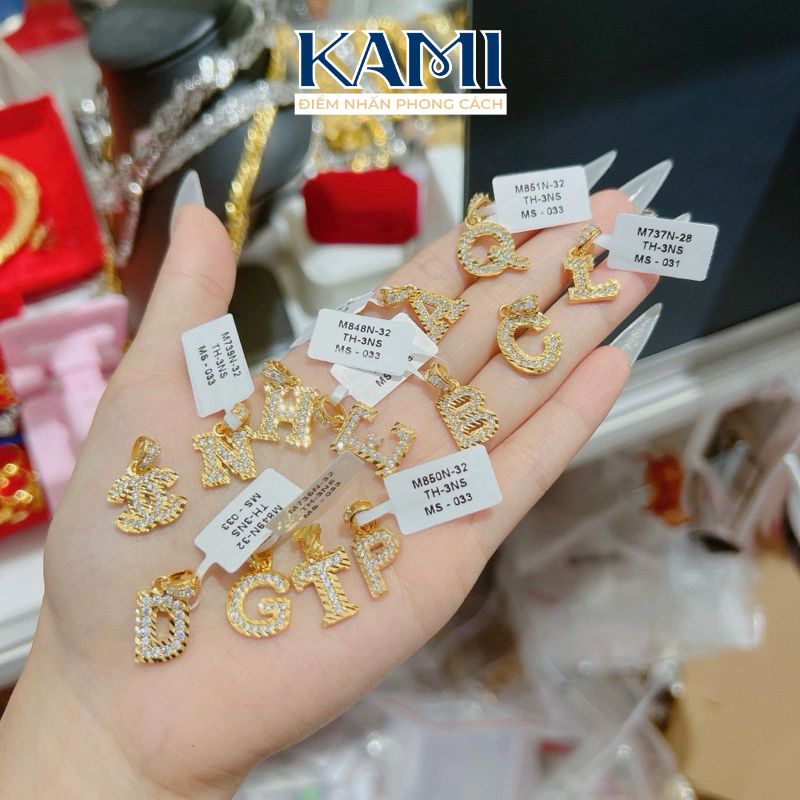 mat-day-chuyen-chu-cai-lon-cham-may-ma-vang-kami-trang-suc-s-1