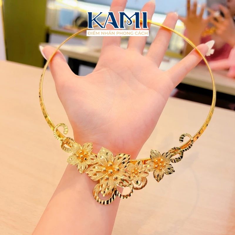 kieng-cuoi-co-dau-hoa-tiet-hoa-mai-kami-trang-suc-si-kc8524k-4