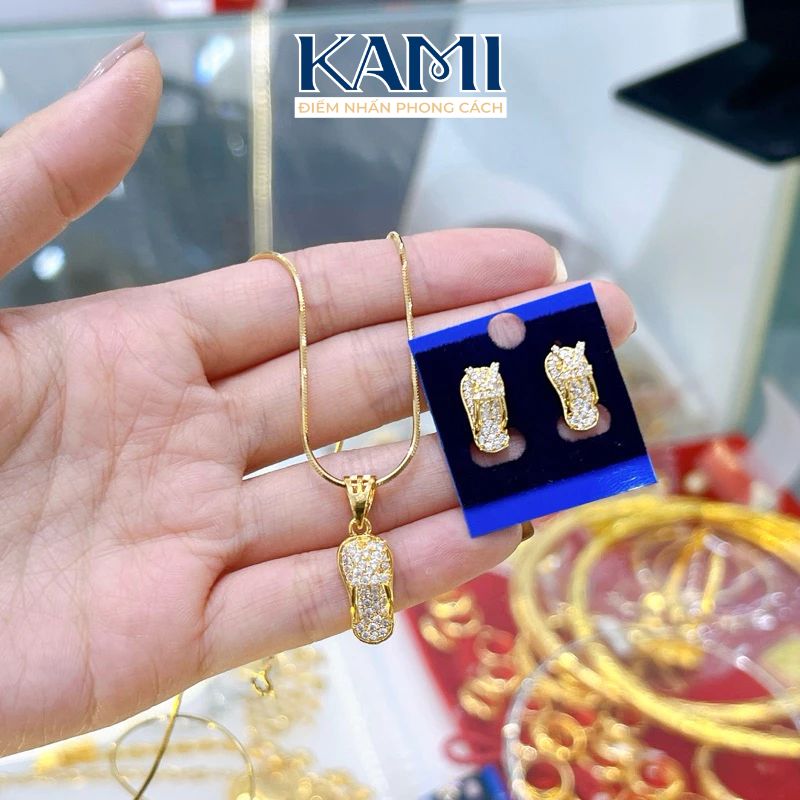 day-chuyen-kem-mat-dep-xinh-ma-ben-mau-kami-trang-suc-si-1