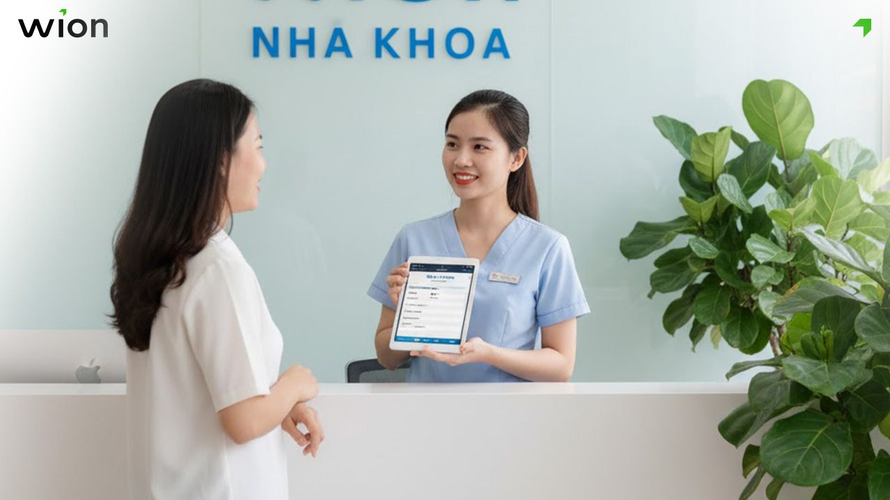 Bước 1: Quy trình đón tiếp khách hàng tại nha khoa: thái độ, ngôn ngữ, quy chuẩn phục vụ