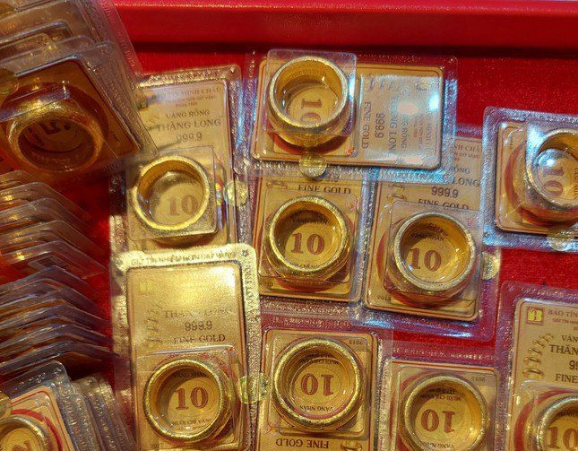 Giá vàng đồng loạt tăng.