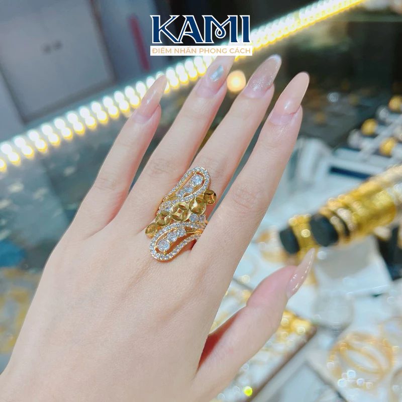 nhan-ban-luoi-dinh-da-kim-tien-giua-ma-vang-kami-trang-suc-s-2