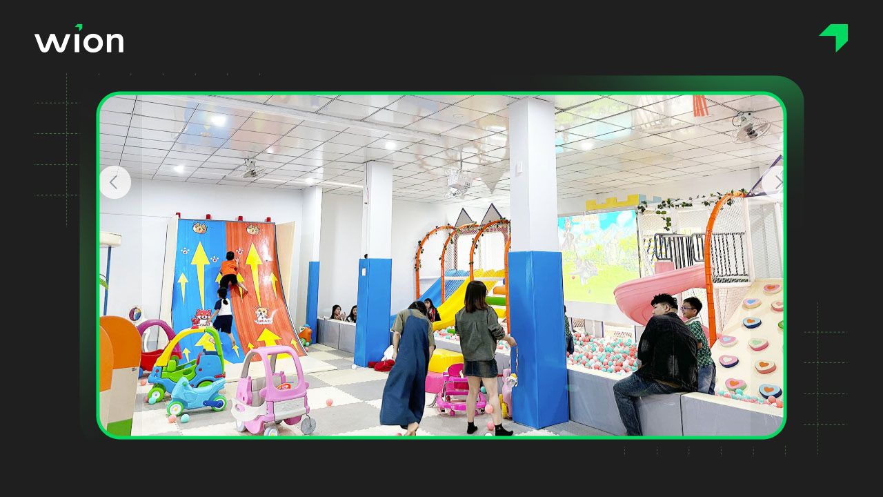 Happy Land Kids Cafe có khu vui chơi rộng lớn