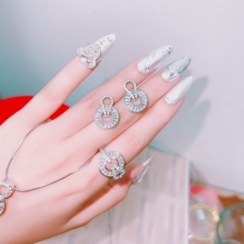 bo-trang-suc-4-mon-da-bagguet-nhan-tao-sieu-sang-xi-bach-kim-3