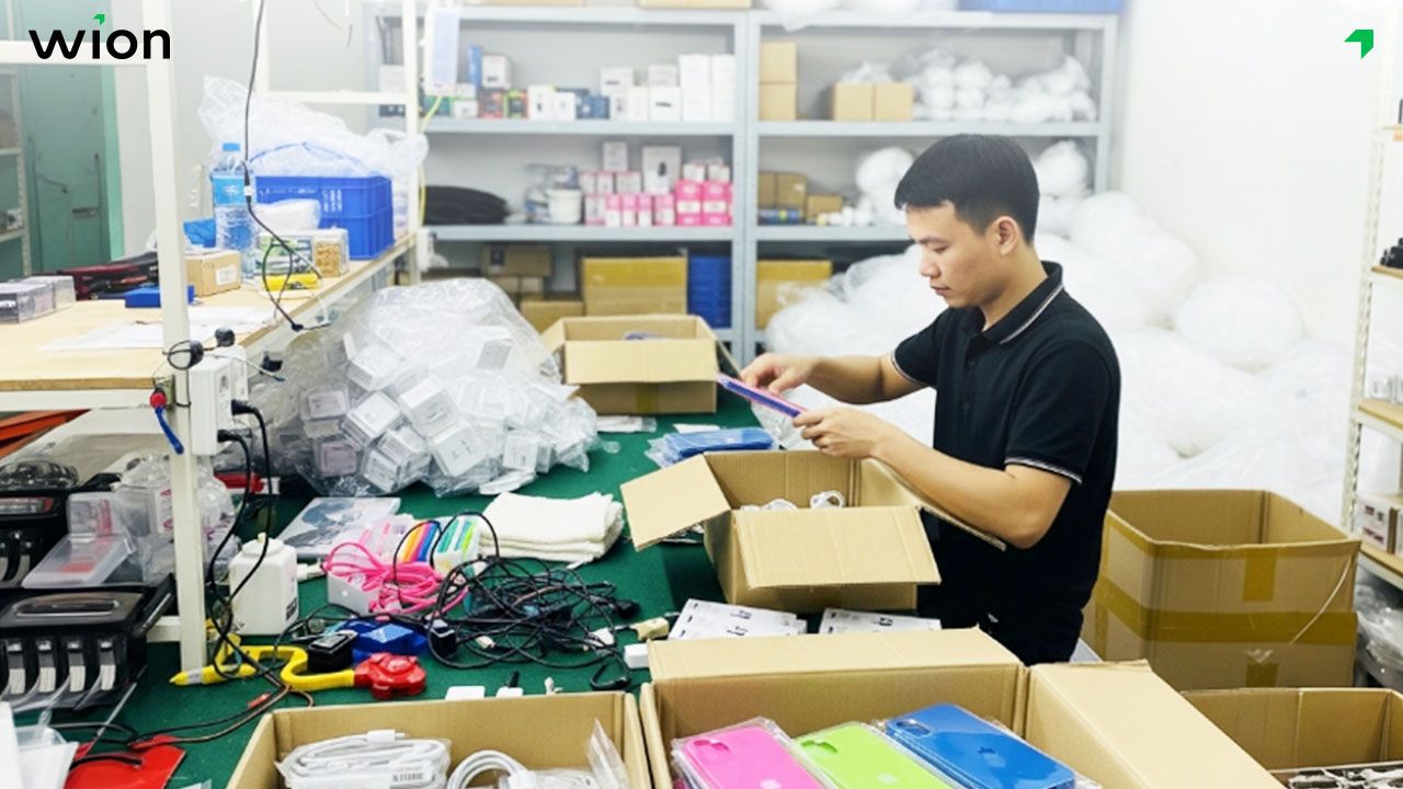 Lấy hàng từ các đại lý, nhà phân phối, xưởng buôn phụ kiện điện thoại