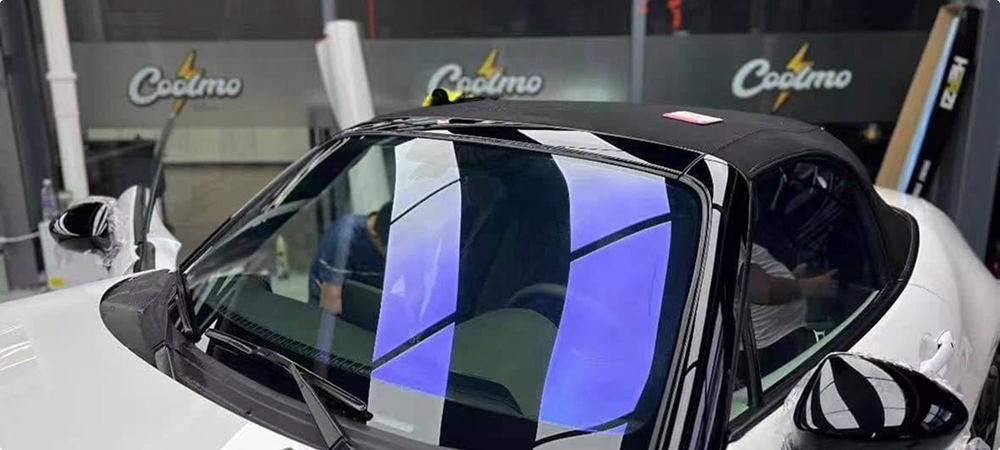 Khi mùa hè đến gần, nắng nóng gay gắt không chỉ ảnh hưởng đến sức khỏe con người mà còn gây tác động lớn đến không gian nội thất bên trong xe ô tô. Việc dán phim cách nhiệt không còn là một lựa chọn mang tính thẩm mỹ, mà đã trở thành một giải pháp thiết yếu cho mọi chủ xe. Hãy cùng NANOCERAMIC USA tìm hiểu những lý do bạn nên dán phim cách nhiệt càng sớm càng tốt.