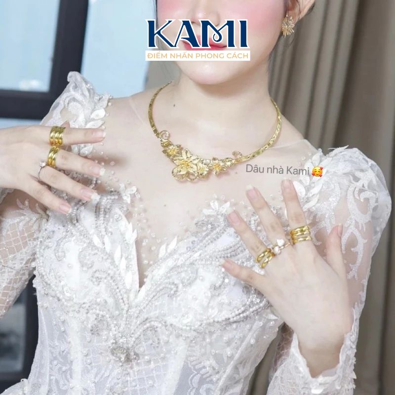 kieng-cuoi-co-dau-hoa-tiet-hoa-mai-kami-trang-suc-si-kc8524k-8