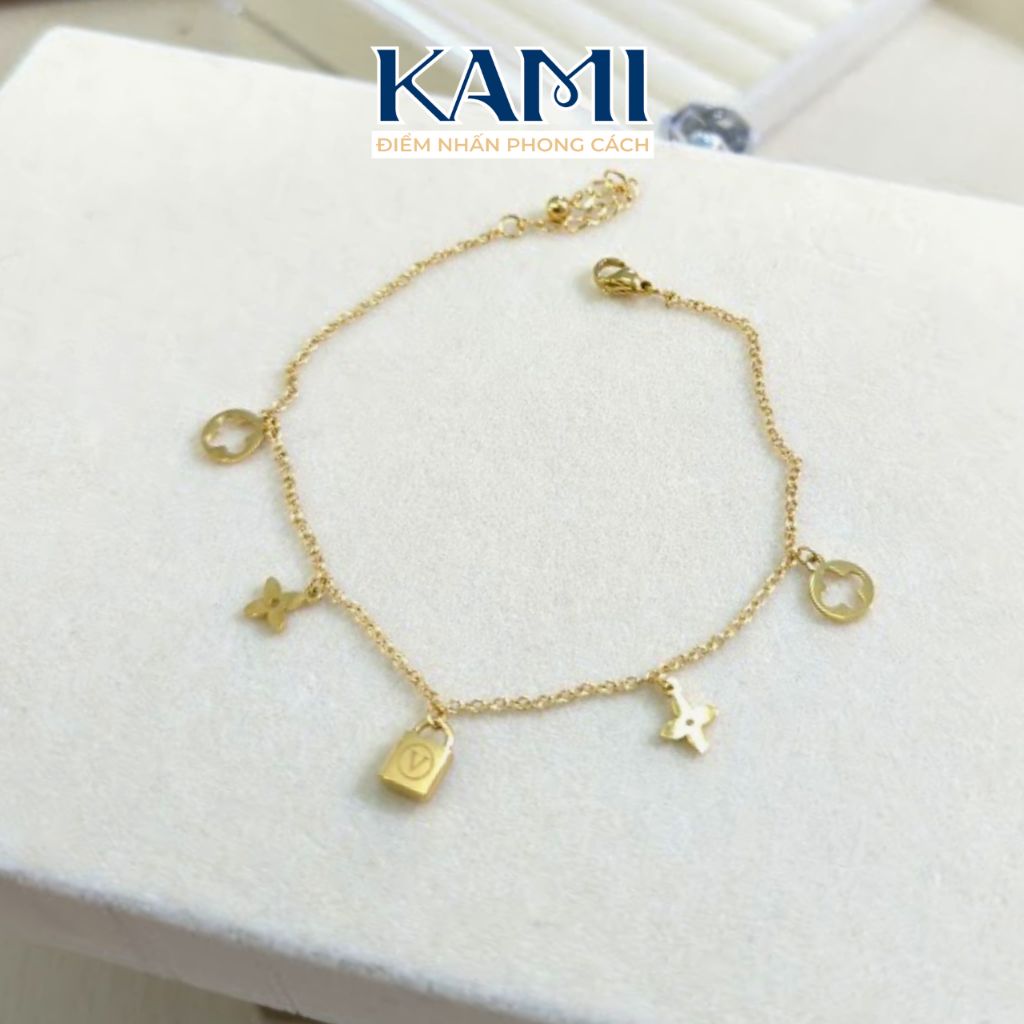 lac-tay-chan-titan-gan-charm-o-khoa-khong-den-khong-gi-trang-6