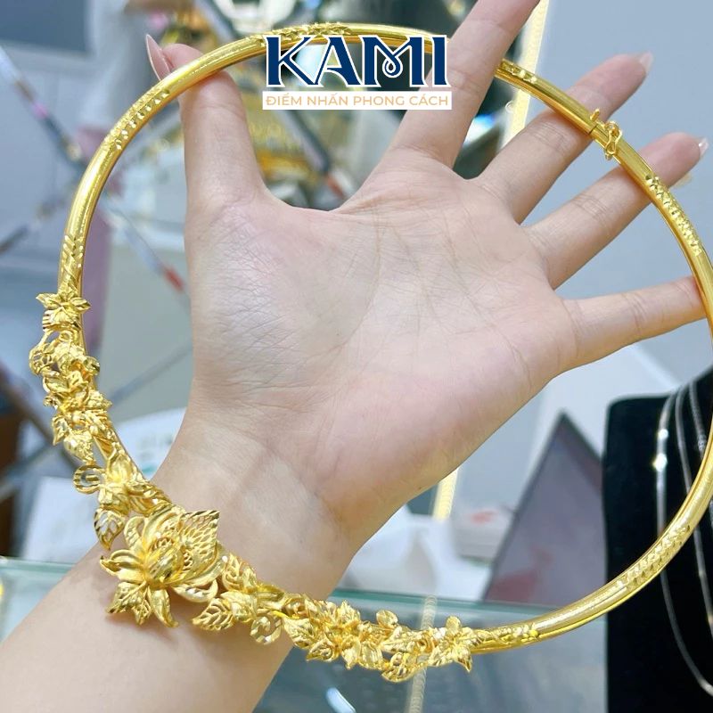 kieng-co-cuoi-trau-cau-co-dau-ngay-cuoi-kami-trang-suc-si-3