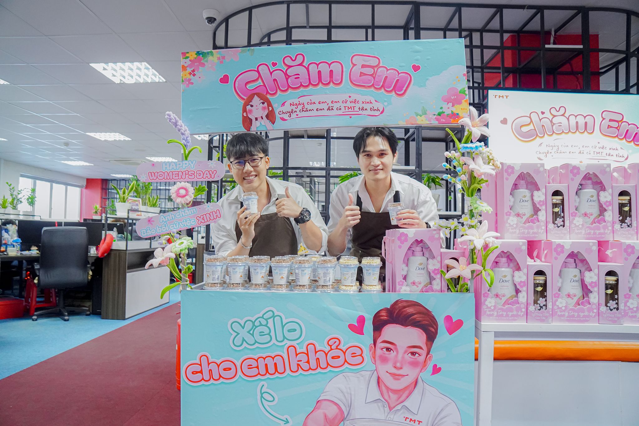 8 thảng 3 04