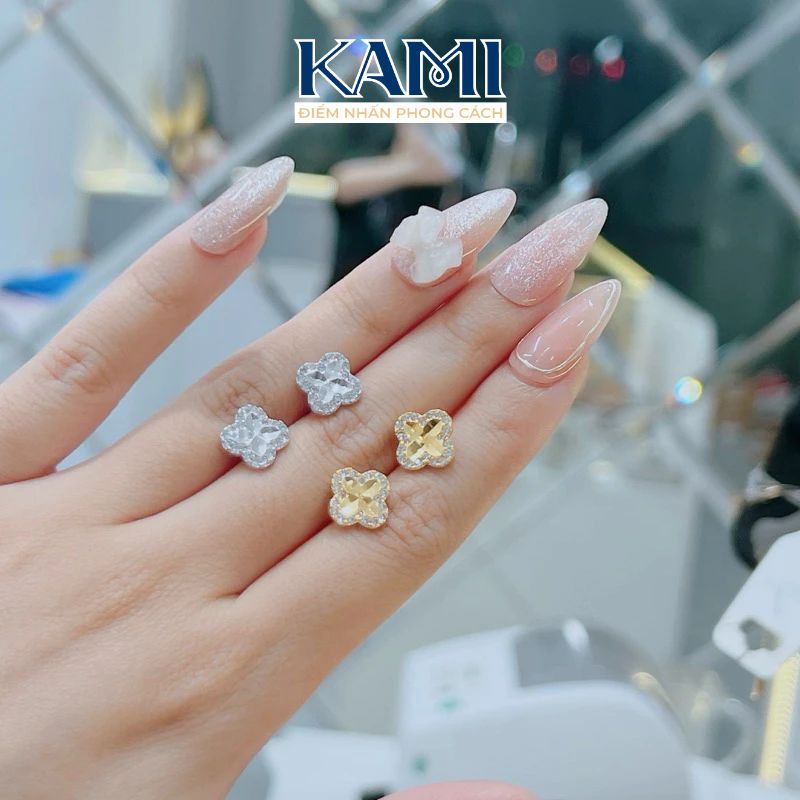 bong-tai-4-la-dinh-da-tam-cz-nhan-tao-cham-sang-mini-kami-tr-2