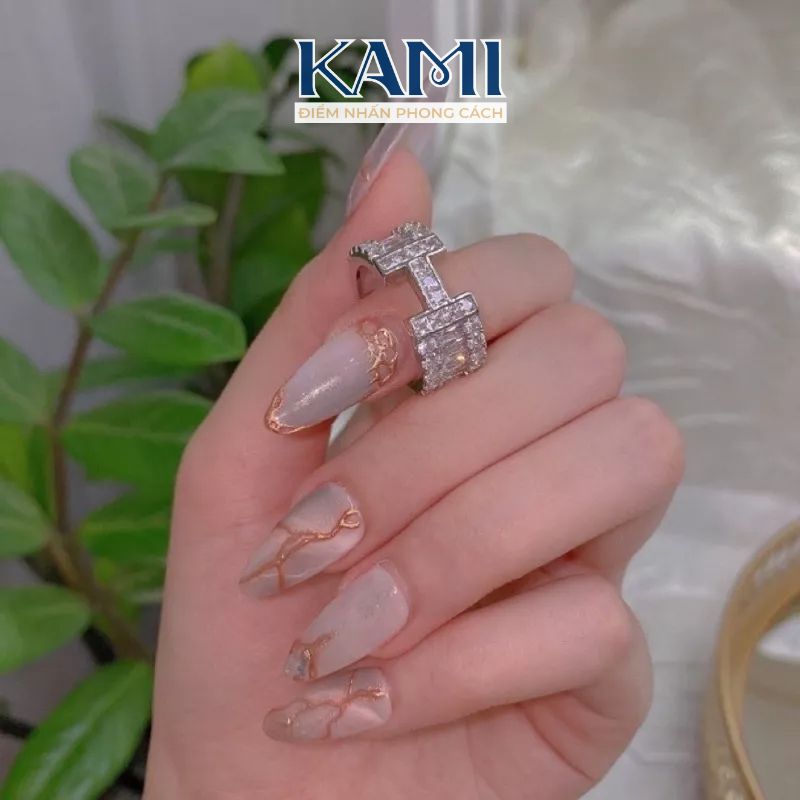 nhan-chu-h-lon-da-bagguet-nhan-tao-kami-trang-suc-si-nch596-3