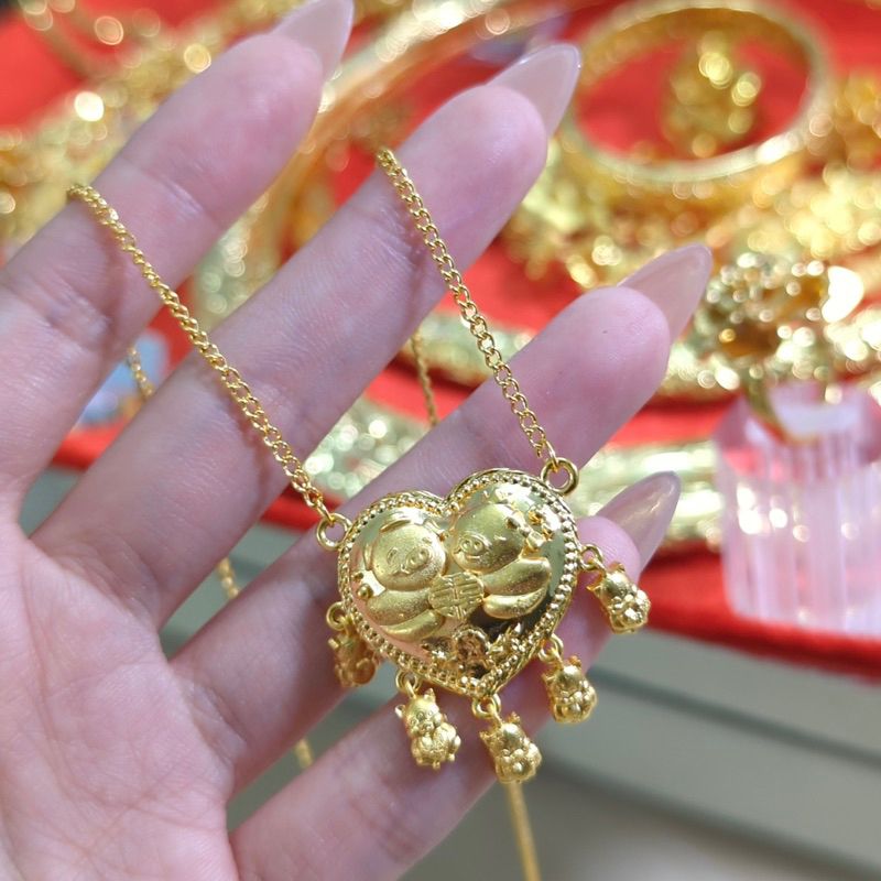 day-chuyen-hinh-con-heo-cho-co-dau-ngay-cuoi-kami-trang-suc--5