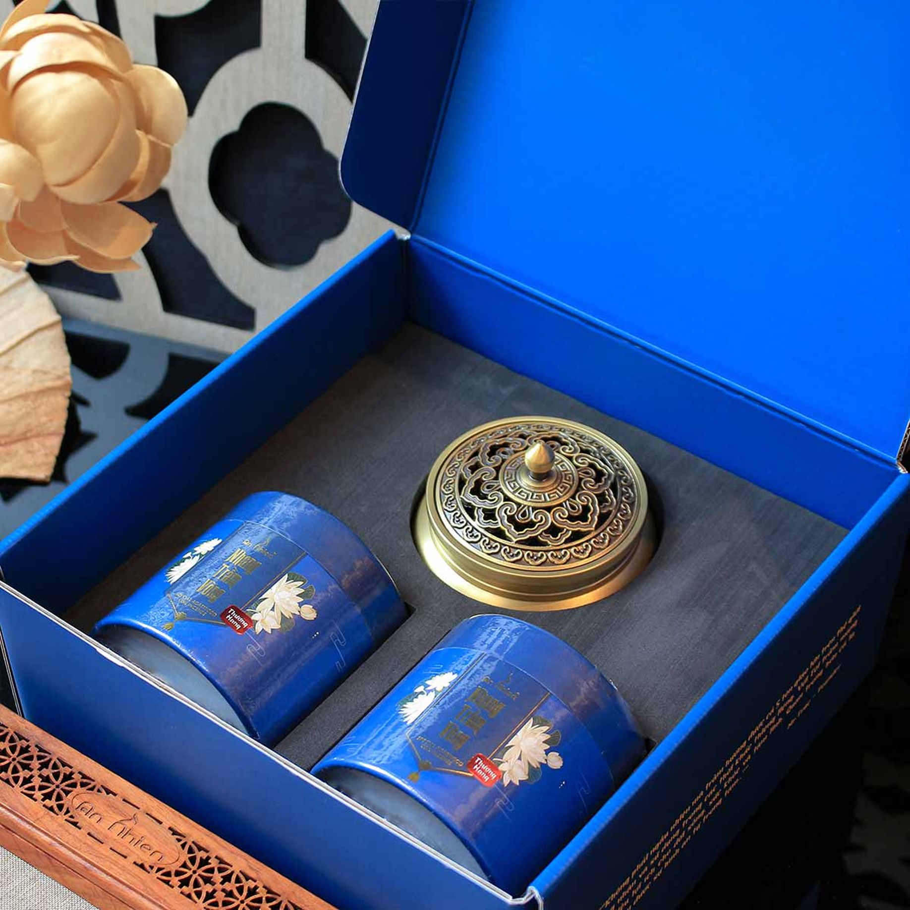 bo-qua-tang-cao-cap-tram-huong-an-nhien-cat-tuong-ct05-4 1