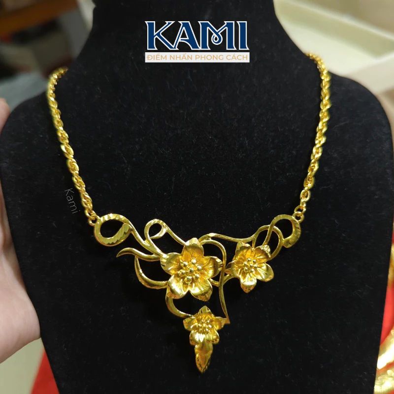 day-chuyen-hoa-mai-ngay-cuoi-cho-co-dau-trang-suc-cuoi-kami-2