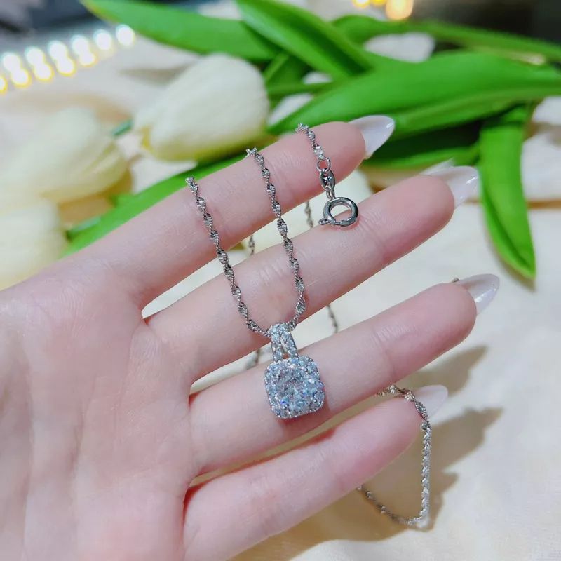 day-chuyen-xoan-kem-mat-da-vuong-cz-nhan-tao-xi-bach-kim-sie-4