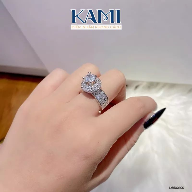 nhan-nu-xi-bach-kim-da-bagguet-nhan-tao-sieu-sang-sang-chanh-3