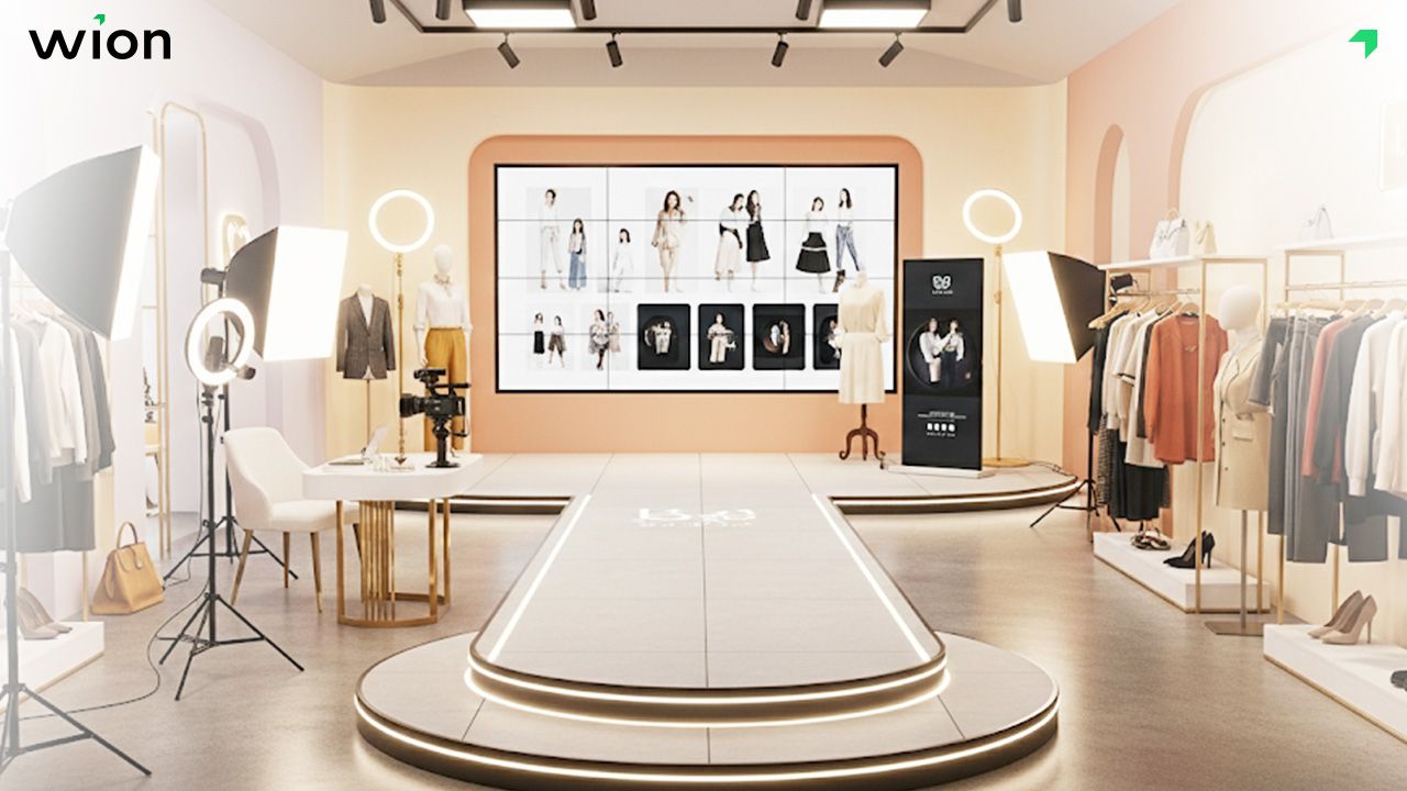 Thiết kế phòng livestream bán quần áo tạo sàn diễn mini