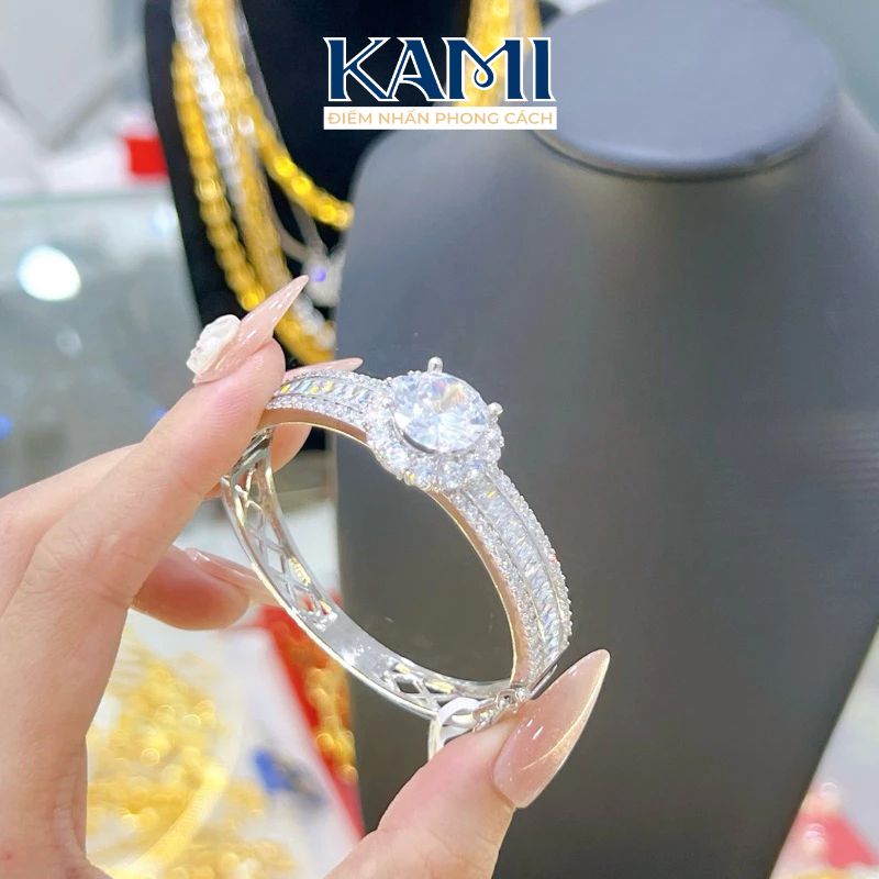 vong-tay-va-nhan-tron-moi-dai-da-baguet-nhan-tao-kami-trang--4