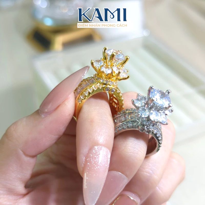 nhan-nu-vien-da-bagguet-nhan-tao-sieu-sang-kami-trang-suc-si-1