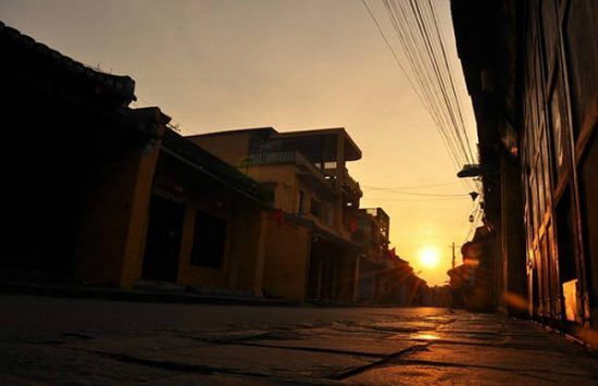 Bình minh trên phố cổ Hội An - Ảnh minh họa
