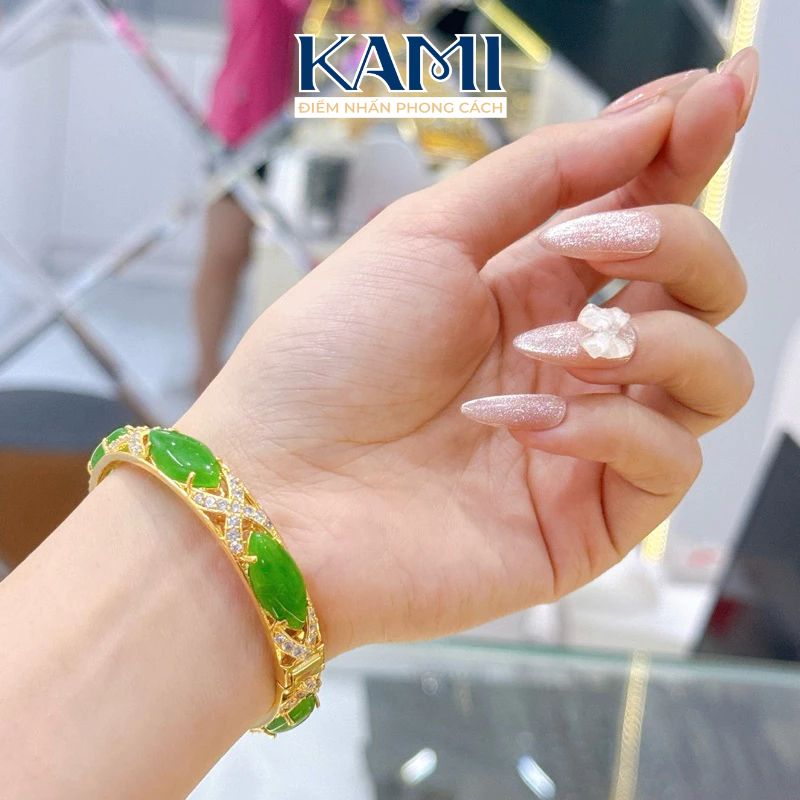 vong-tay-thach-xanh-cheo-xoan-nhan-tao-khoa-bam-kami-trang-s-1