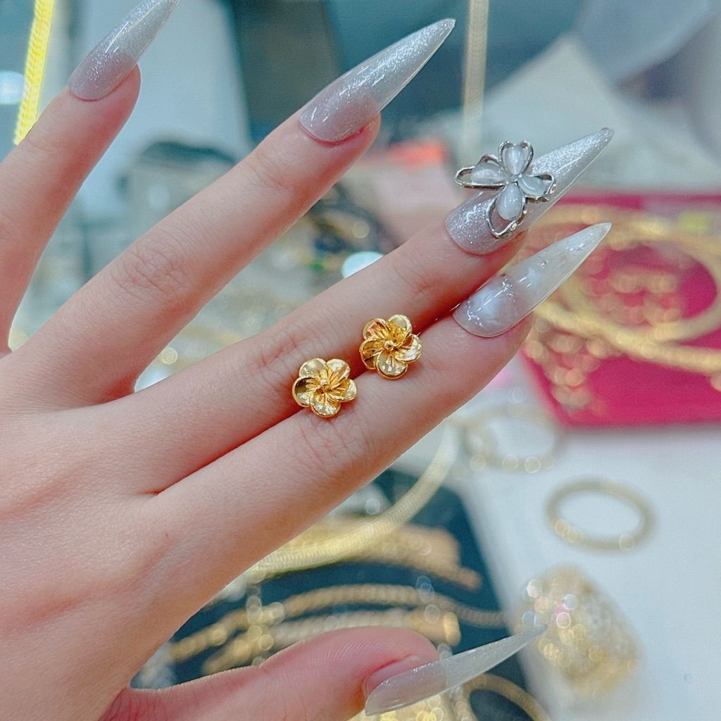 bong-tai-hoa-mai-5-canh-dac-ben-mau-khong-den-khong-gi-kami--2