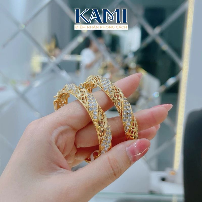 vong-tay-xoan-dinh-da-cz-nhan-tao-khoa-bam-ma-vang-kami-tran-7
