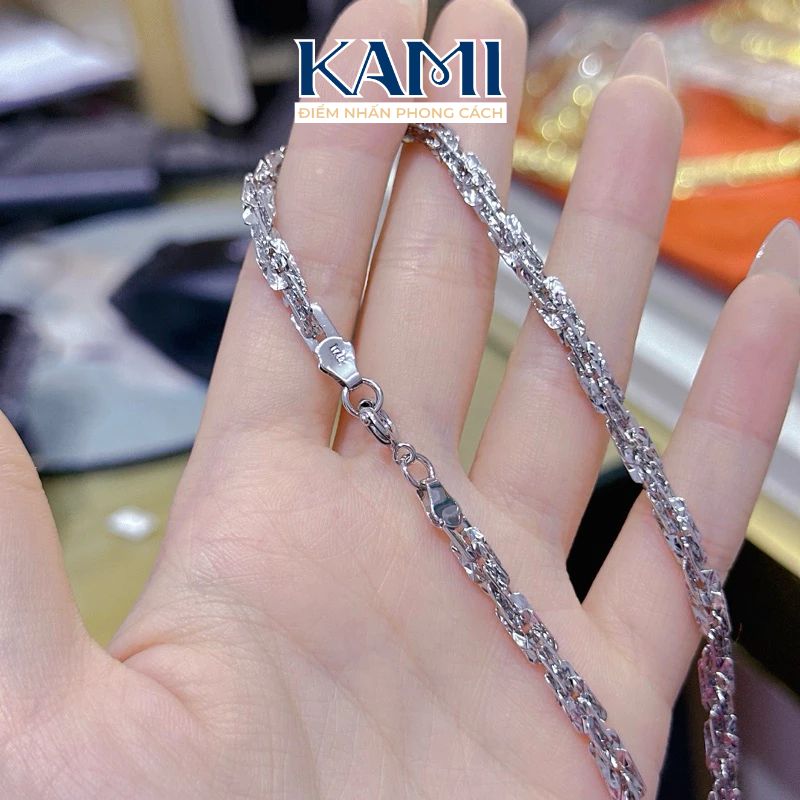day-chuyen-xoan-vuong-nho-3mm-cham-4d-sieu-sang-kami-trang-s-3