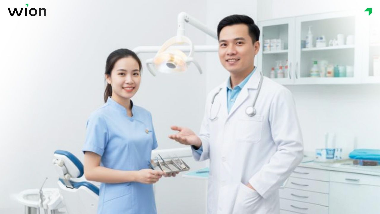 Đồng phục bác sĩ và phụ tá nha khoa