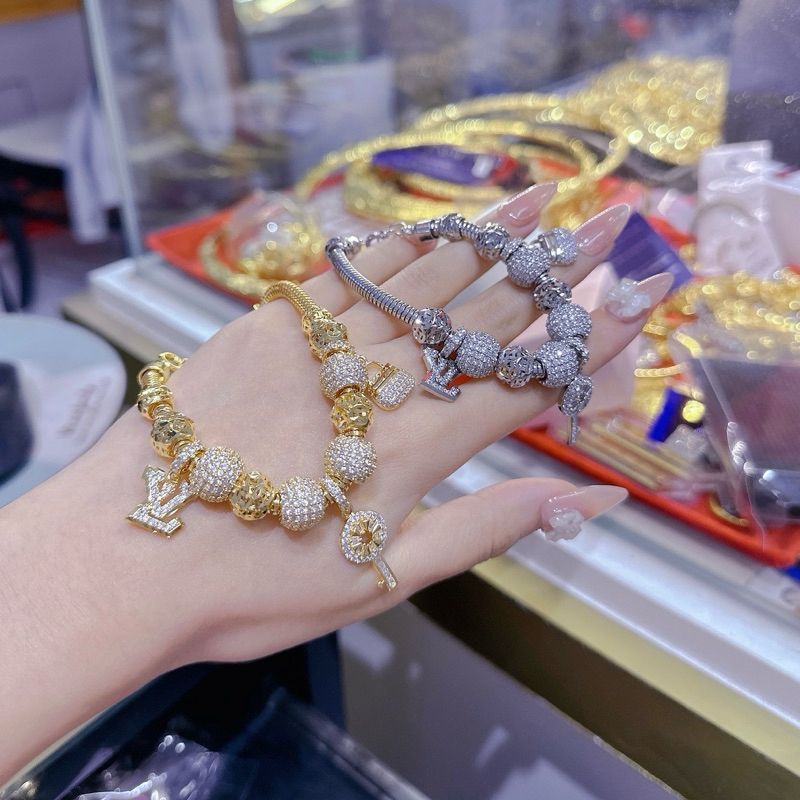 lac-tay-pan-mem-gan-charm-de-thuong-kami-trang-suc-si-lpvm13-9
