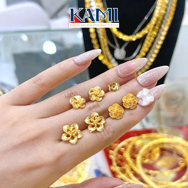 bong-tai-hoa-mai-ma-vang-ben-mau-sieu-dep-kami-trang-suc-si-3
