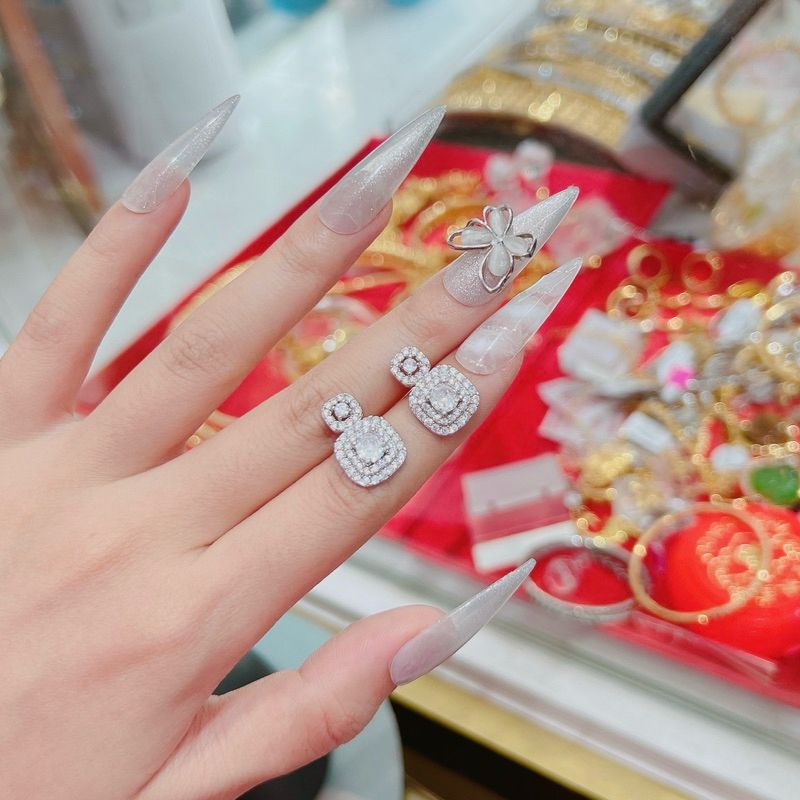 bong-tai-vuong-lon-nho-phong-cach-han-quoc-gan-dan-zicorn-nh-3
