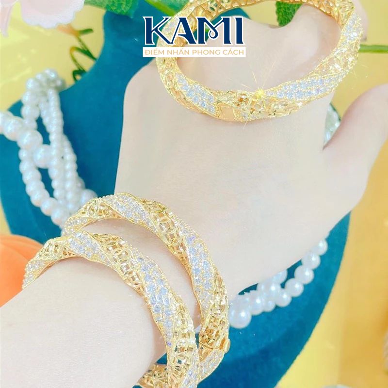 vong-tay-xoan-dinh-da-cz-nhan-tao-khoa-bam-ma-vang-kami-tran-3