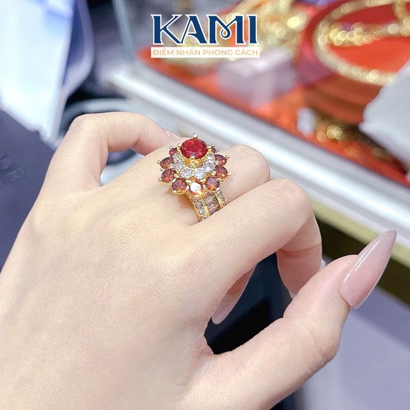 nhan-nu-tia-da-do-ma-vang-kami-trang-suc-si-ndm76-4
