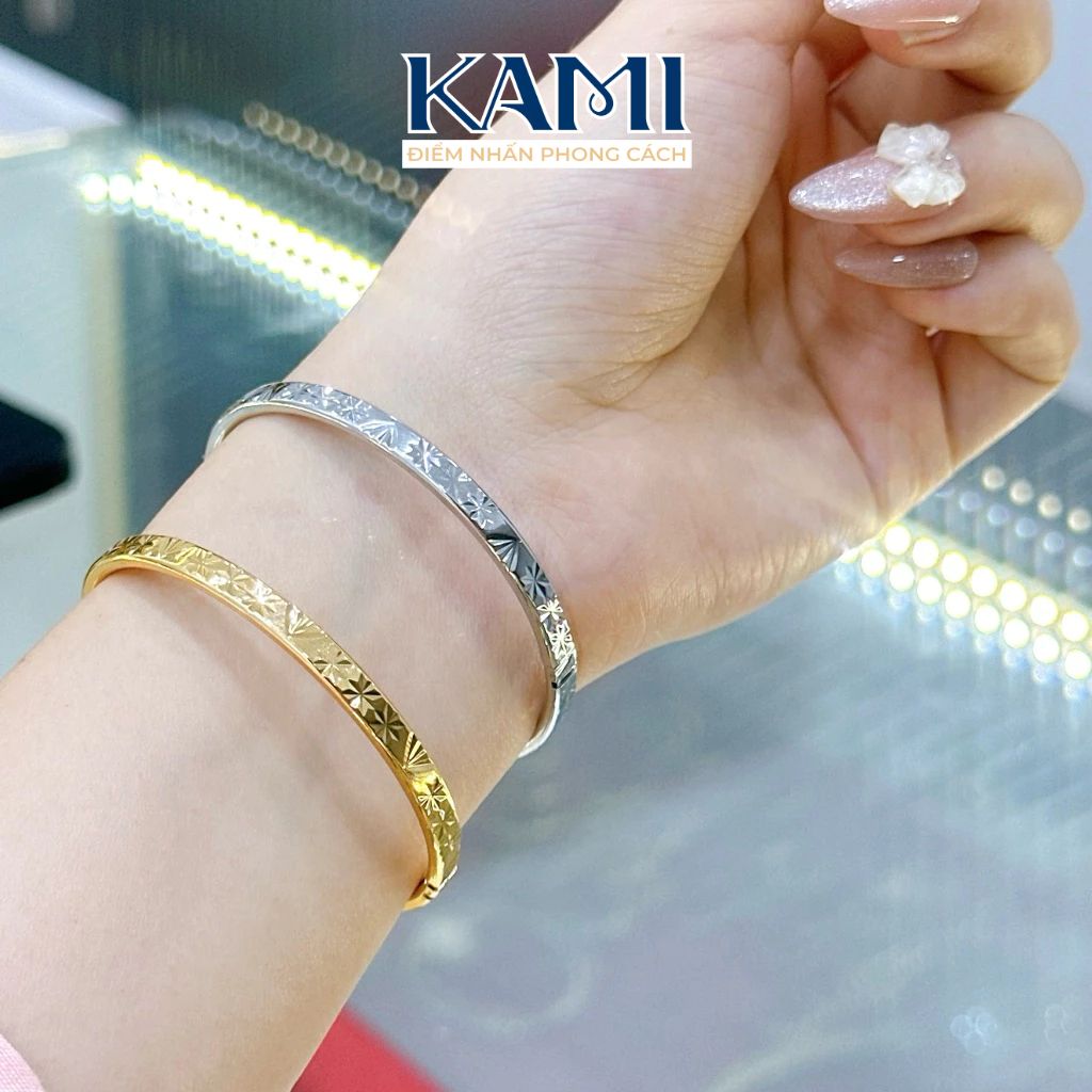 vong-tay-khoa-luoi-ga-cham-v-quat-ben-mau-kami-trang-suc-si-1