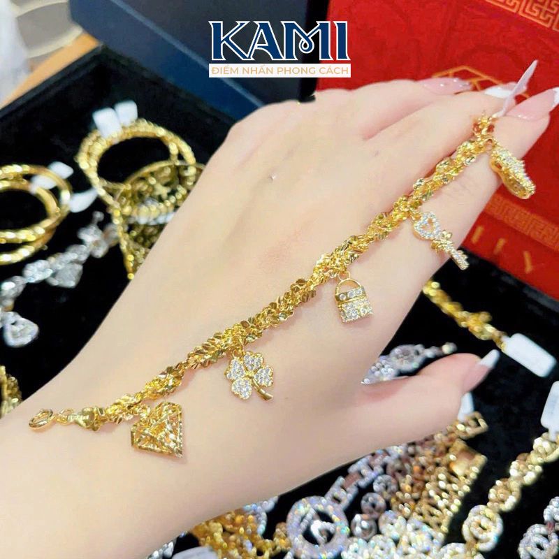 lac-tay-xoan-nho-gan-charm-4-la-xinh-mini-kami-trang-suc-si--1