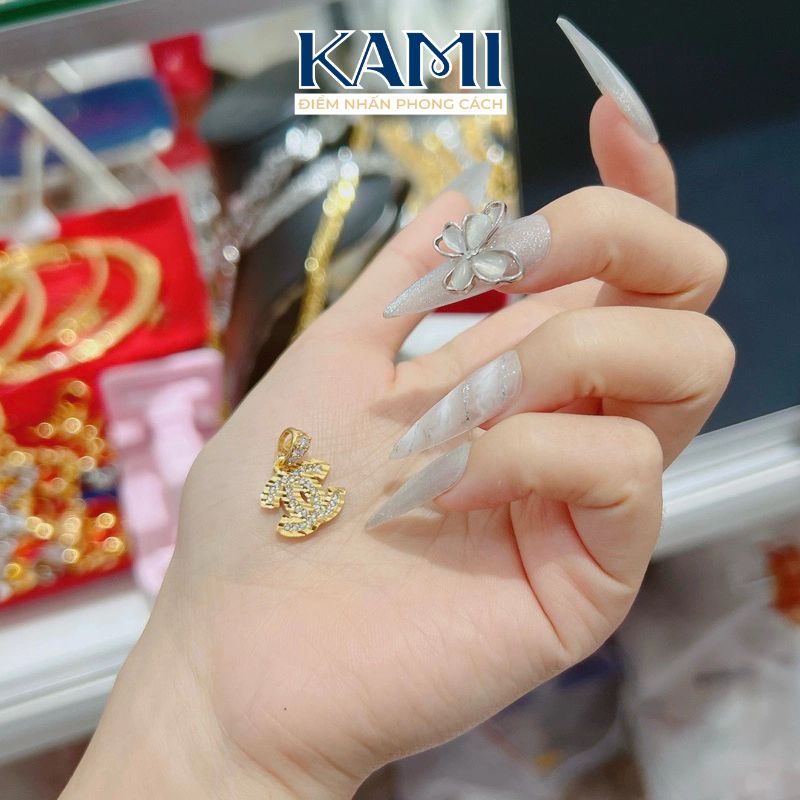 mat-day-chuyen-chu-cai-lon-cham-may-ma-vang-kami-trang-suc-s-2