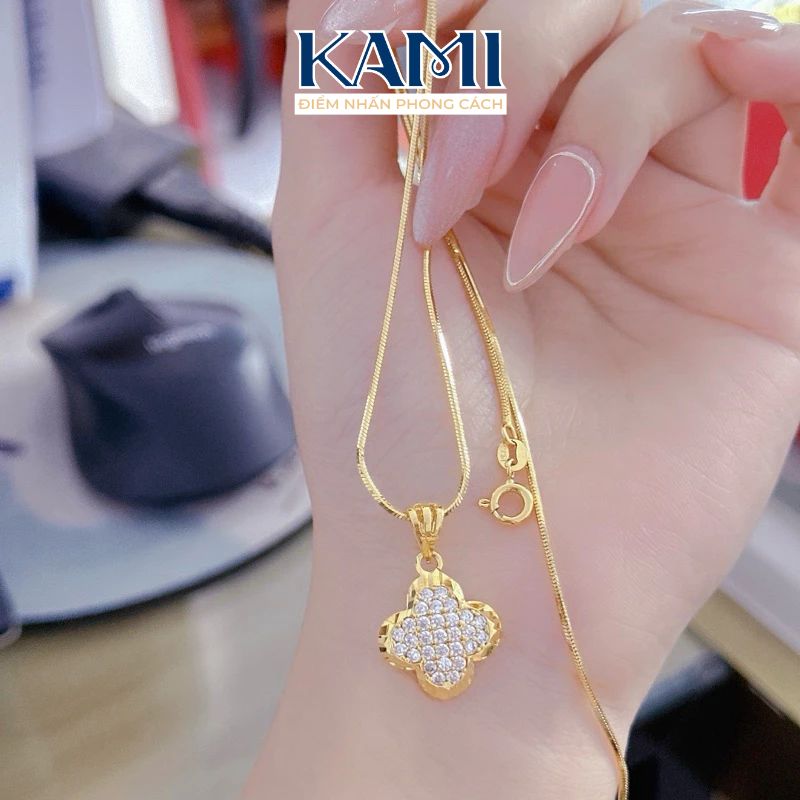 day-chuyen-va-bong-tai-4-la-xoan-ma-vang-kami-trang-suc-si-4
