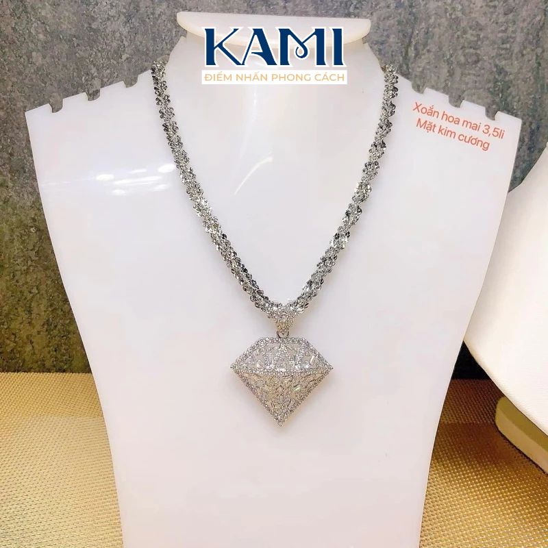 day-chuyen-xoan-hoa-mai-6mm-kem-mat-kim-cuong-baguet-lon-kam-3