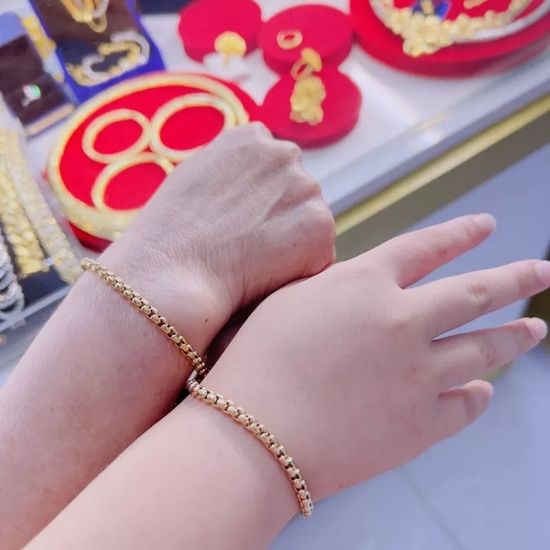 lac-cong-truc-titan-cam-ket-khong-den-khong-gi-co-size-em-be-6