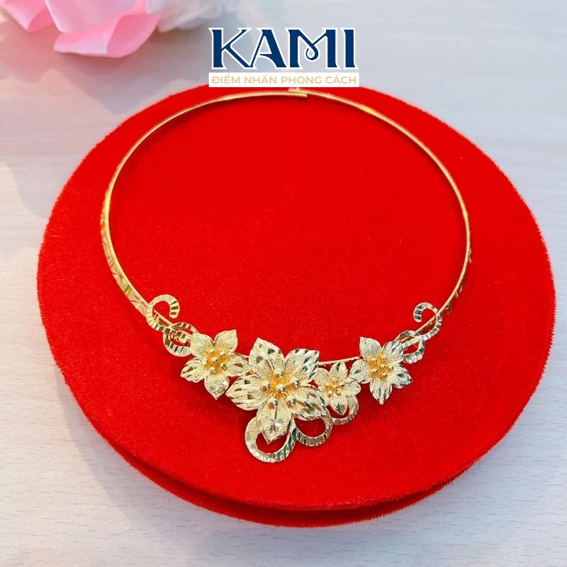 kieng-cuoi-co-dau-hoa-tiet-hoa-mai-kami-trang-suc-si-kc8524k-6