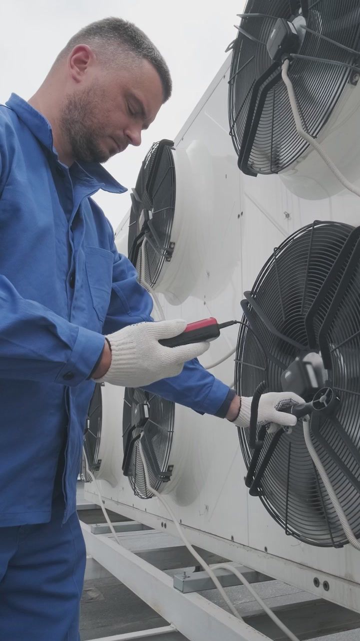 0_Man_Worker_720x1280