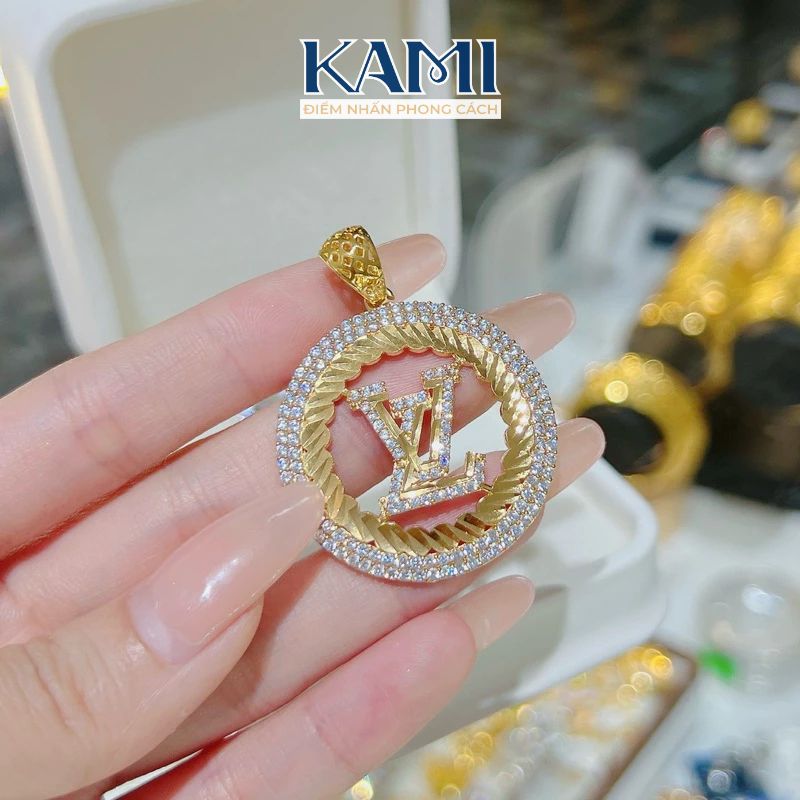 mat-day-chuyen-v-l-vien-cham-moi-kami-trang-suc-si-mht58-3